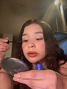 Snapshot of bella_parisi chatting on 02/19/25, 04:55 bella parisi online show from 02/19/25, 04:55