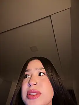 Snapshot of bella_parisi chatting on 02/27/26, 02:45 bella parisi online show from 02/27/26, 02:45