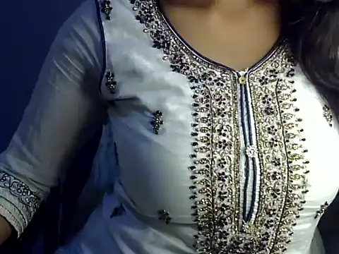 Snapshot of SiaraSiyA chatting on 05/13/26, 05:20 SiaraSiyA online show from 05/13/26, 05:20