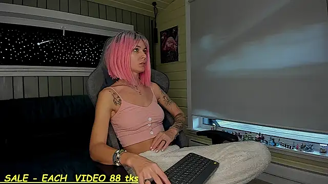 SandyChris online show from 10/14/25, 11:22