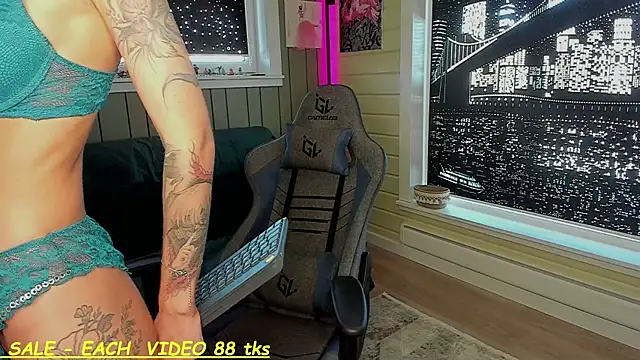 SandyChris online show from 03/17/25, 08:18