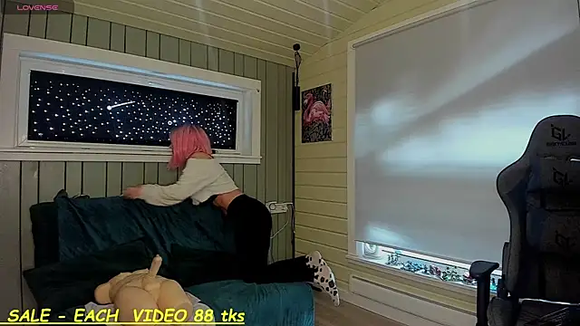 SandyChris online show from 11/14/25, 10:19