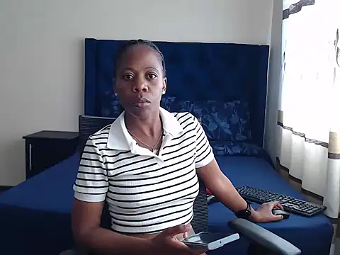 QUEENMANDYY online show from 02/03/26, 06:33