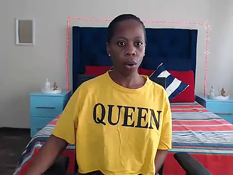 QUEENMANDYY online show from 03/17/26, 06:27