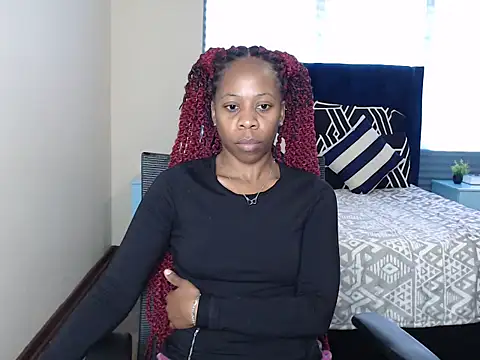 QUEENMANDYY online show from 06/18/26, 06:12