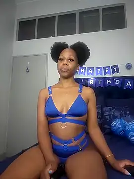 Snapshot of QUEENMANDYY chatting on 02/08/25, 06:22 QUEENMANDYY online show from 02/08/25, 06:22