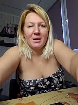 Marushka online show from 12/20/25, 01:03