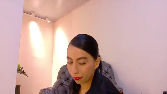Snapshot of niky_smit chatting on 10/13/25, 11:01 niky smit online show from 10/13/25, 11:01