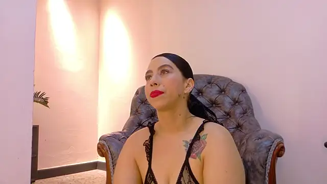 Snapshot of niky_smit chatting on 10/07/25, 10:38 niky smit online show from 10/07/25, 10:38