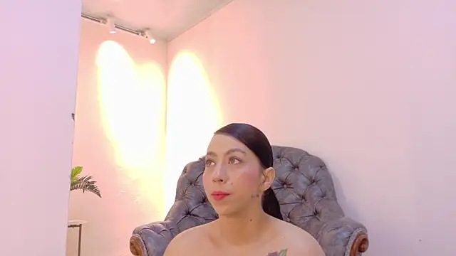 Snapshot of niky_smit chatting on 04/23/26, 10:44 niky smit online show from 04/23/26, 10:44