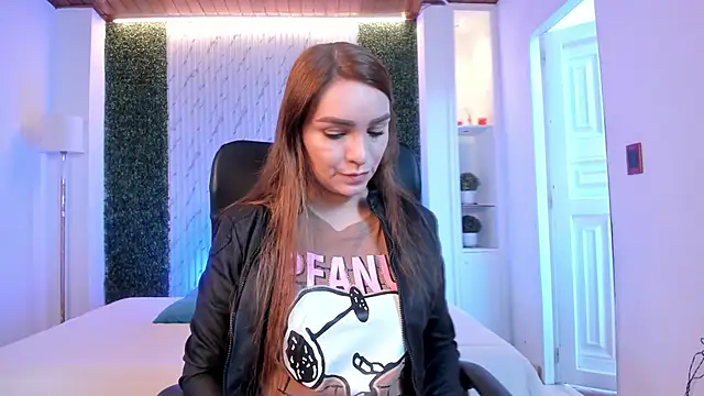 miataylorr1 online show from 10/09/25, 12:06