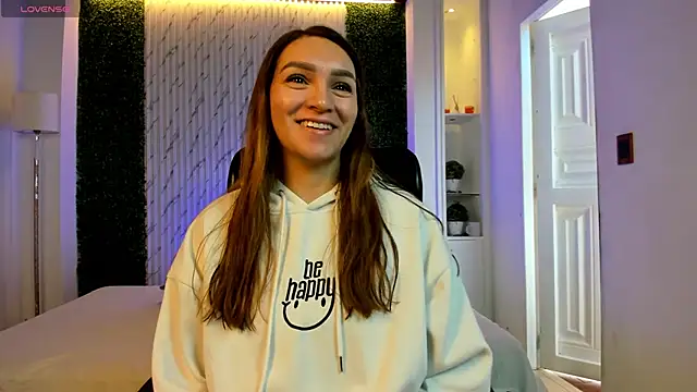 miataylorr1 online show from 12/01/25, 12:28