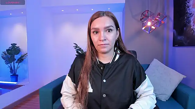 miataylorr1 online show from 11/01/25, 11:59