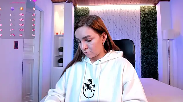 miataylorr1 online show from 10/10/25, 11:33