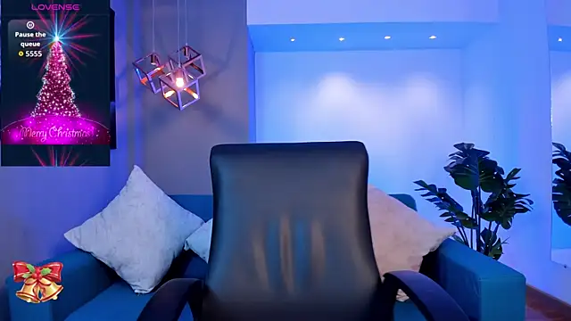 miataylorr1 online show from 12/04/25, 12:04