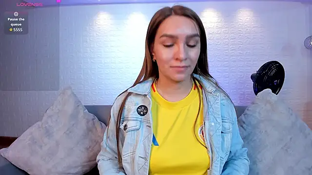 miataylorr1 online show from 09/09/25, 12:25