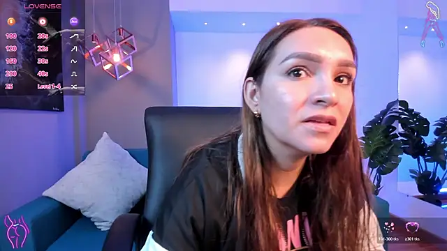 miataylorr1 online show from 11/26/25, 12:27