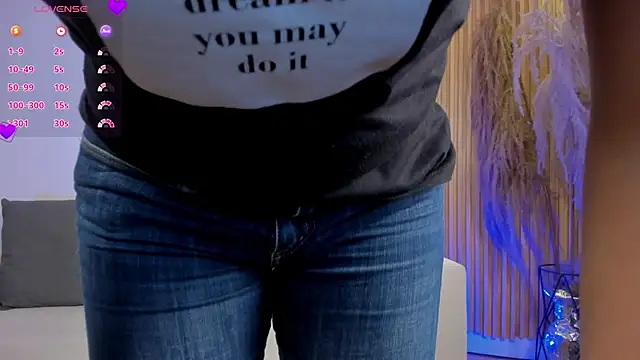 miataylorr1 online show from 02/27/25, 06:31