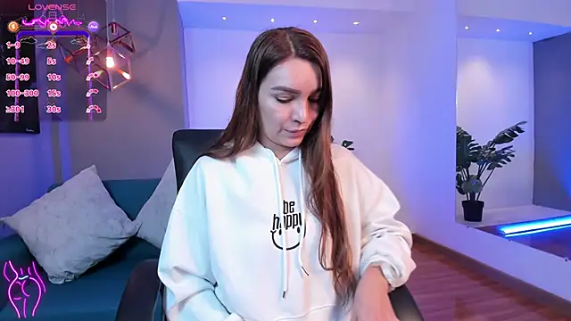 miataylorr1 online show from 11/06/25, 12:09