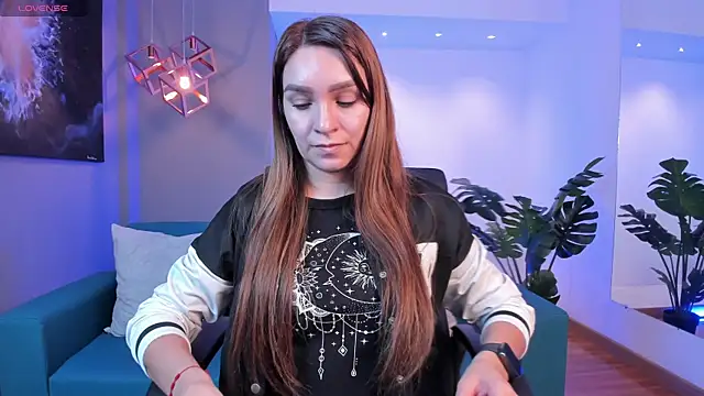 miataylorr1 online show from 11/12/25, 12:31