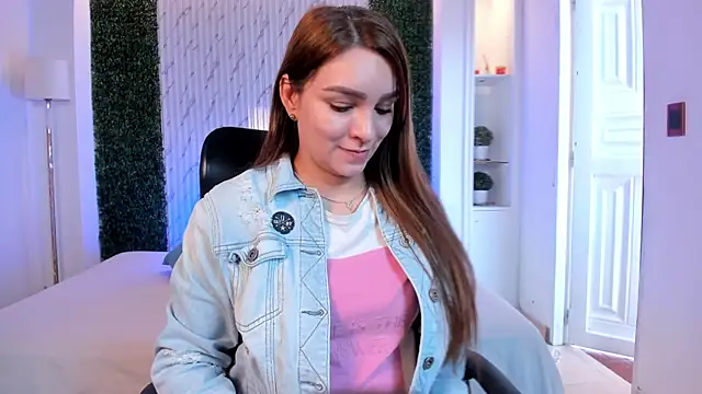 miataylorr1 online show from 10/31/25, 12:13