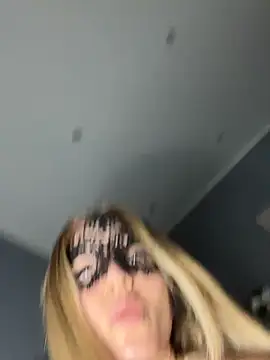 Snapshot of Alba_bianca chatting on 09/29/25, 04:30 Alba bianca online show from 09/29/25, 04:30