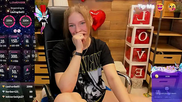 Snapshot of _fiona_Love chatting on 03/11/25, 01:16  fiona Love online show from 03/11/25, 01:16