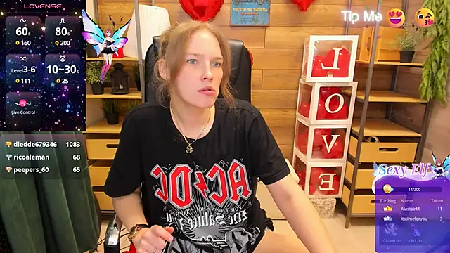 Snapshot of _fiona_Love chatting on 03/10/25, 12:50  fiona Love online show from 03/10/25, 12:50