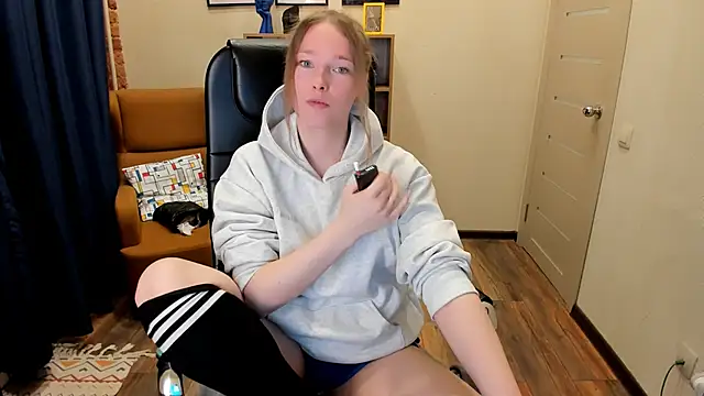  fiona Love online show from 04/12/26, 08:23