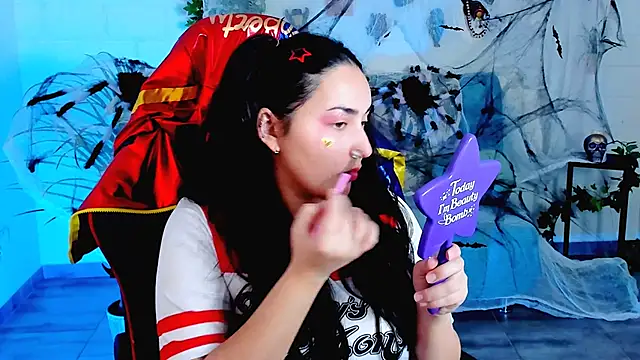 CeceliaJohnson online show from 10/31/25, 08:11