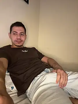 Snapshot of steven_clain chatting on 10/15/25, 10:51 steven clain online show from 10/15/25, 10:51