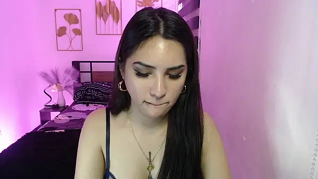 Snapshot of TS_QueenMistress chatting on 03/21/25, 01:45 TS QueenMistress online show from 03/21/25, 01:45