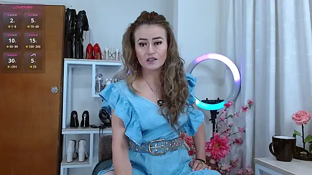 magenta maturr online show from 09/10/25, 12:15