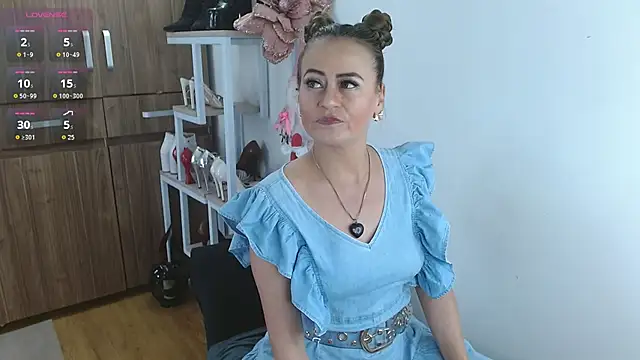 magenta maturr online show from 12/15/25, 11:10