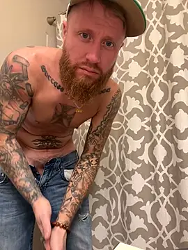 Snapshot of Mackwood89 chatting on 12/06/24, 06:42 Mackwood89 online show from 12/06/24, 06:42