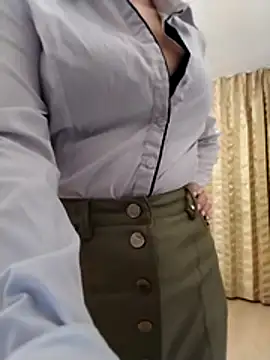 baby sweet girl  online show from 12/21/25, 09:59