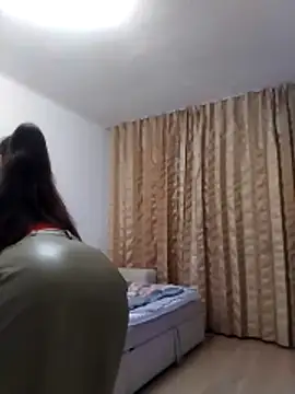 baby sweet girl  online show from 03/12/26, 09:41