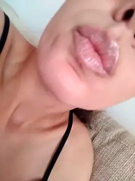 baby sweet girl  online show from 06/18/26, 04:34