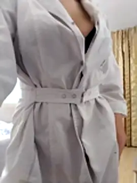 baby sweet girl  online show from 11/21/25, 10:09