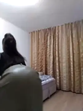 baby sweet girl  online show from 04/12/26, 09:40