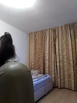 baby sweet girl  online show from 03/09/26, 10:24