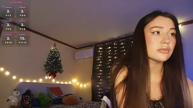 Snapshot of SoeTheReal chatting on 12/17/25, 07:30 SoeTheReal online show from 12/17/25, 07:30