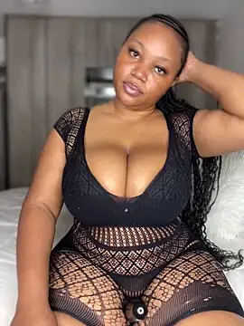 Hyra Ari online show from 02/08/26, 06:16