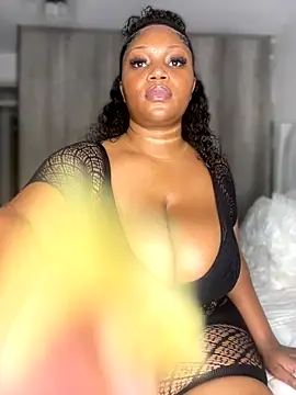 Snapshot of Hyra_Ari chatting on 12/04/25, 08:30 Hyra Ari online show from 12/04/25, 08:30