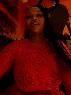 Snapshot of Hyra_Ari chatting on 11/18/25, 04:54 Hyra Ari online show from 11/18/25, 04:54