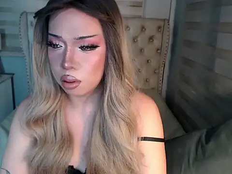 RebecaNextToYou online show from 12/14/25, 05:40