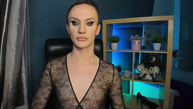 Snapshot of Cristal_Connors chatting on 12/17/24, 01:16 Cristal Connors online show from 12/17/24, 01:16