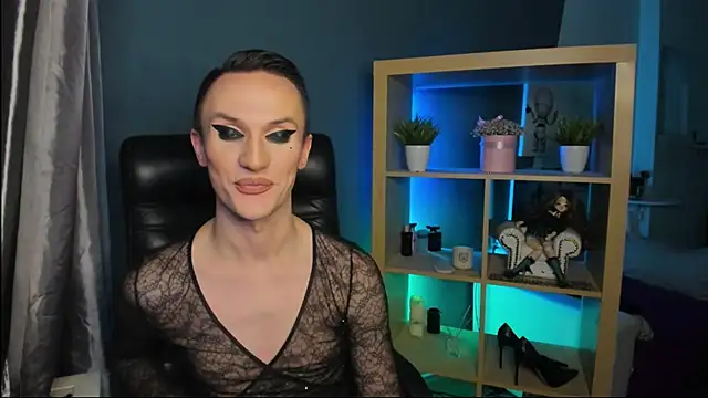 Snapshot of Cristal_Connors chatting on 12/17/24, 04:21 Cristal Connors online show from 12/17/24, 04:21