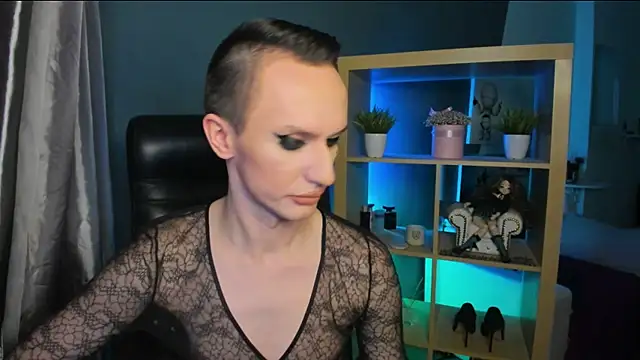 Snapshot of Cristal_Connors chatting on 12/23/24, 05:54 Cristal Connors online show from 12/23/24, 05:54