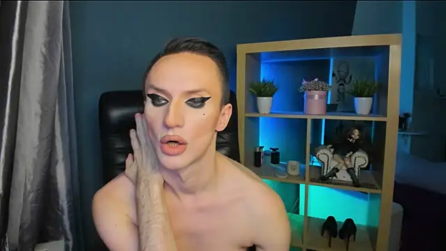 Snapshot of Cristal_Connors chatting on 12/22/24, 04:17 Cristal Connors online show from 12/22/24, 04:17